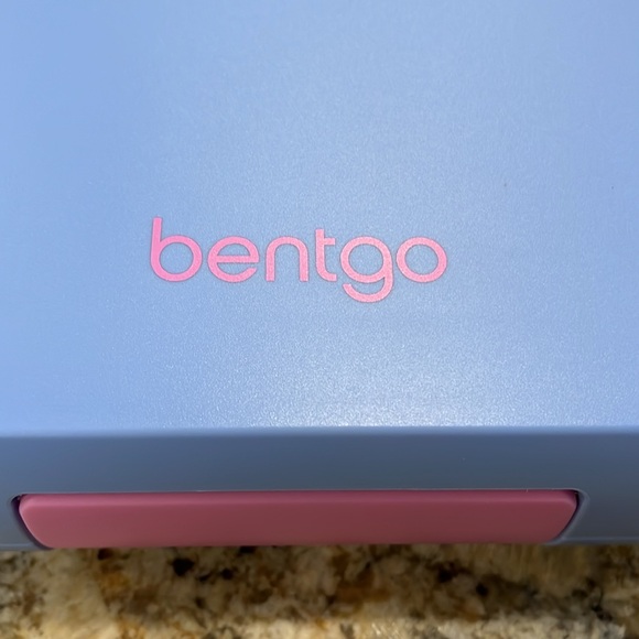 NWOT Bentgo lunch box purple/pink brand new - Picture 2 of 4